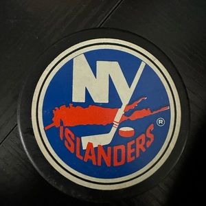 Vintage Official NY Islanders puck!